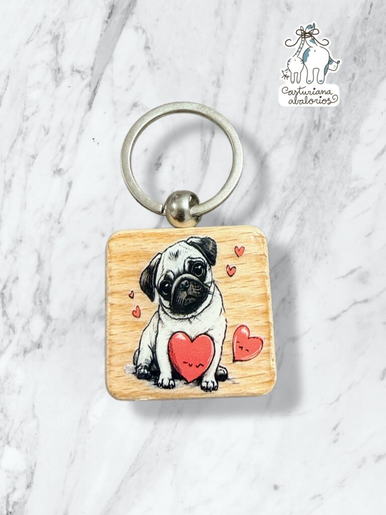 Llavero PUG madera